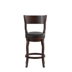 Sgabello da bar classico girevole di livello commerciale con sedile curvo in legno imbottito.