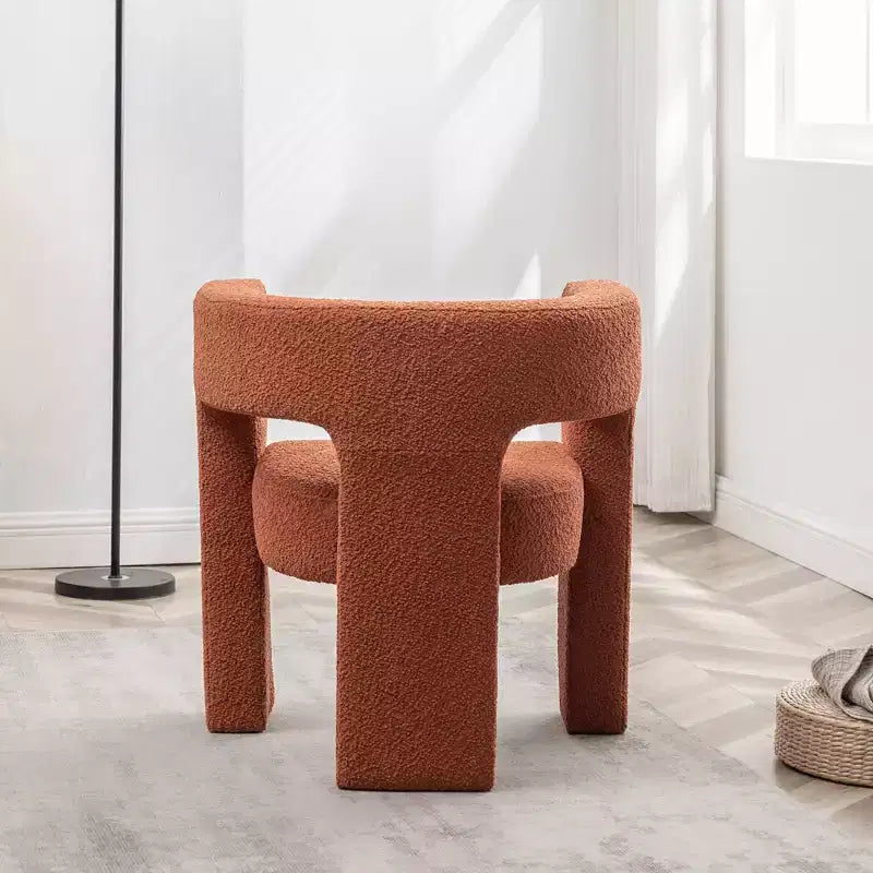 Poltrona quadrata da 28" in bouclé con braccioli ampi