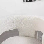 Poltrona quadrata da 28" in bouclé con braccioli ampi