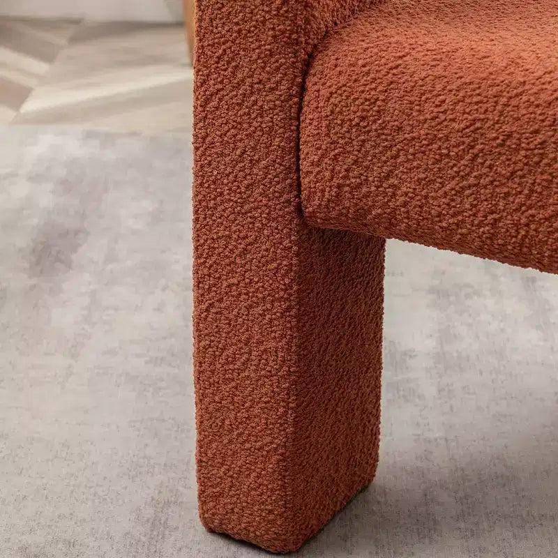 Poltrona quadrata da 28" in bouclé con braccioli ampi